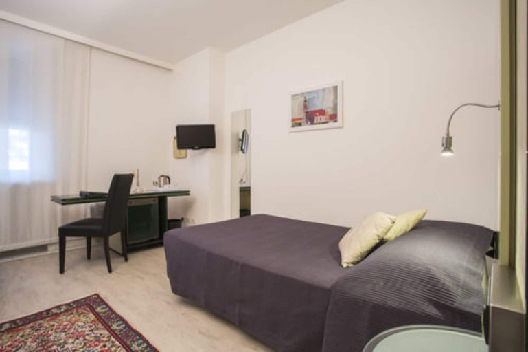 Bedroom 2, Hotel Buonconsiglio, Trento