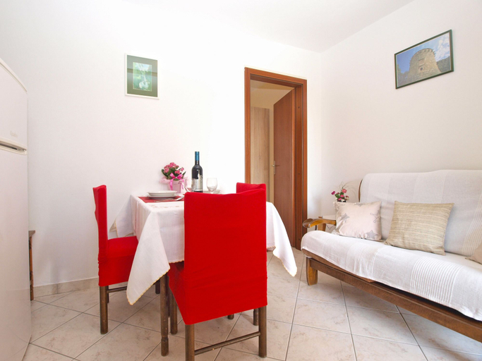 Others 4, Apartment 604, Pula