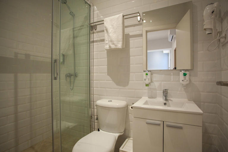 Bathroom 5, Gran Central Suites, Madrid