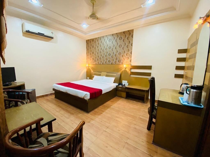 Bedroom 2, Prayag Inn, Kaushambi