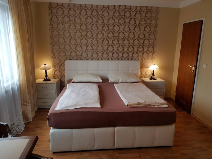 Bedroom 4, Rheinischer Hof Leverkusen, Leverkusen