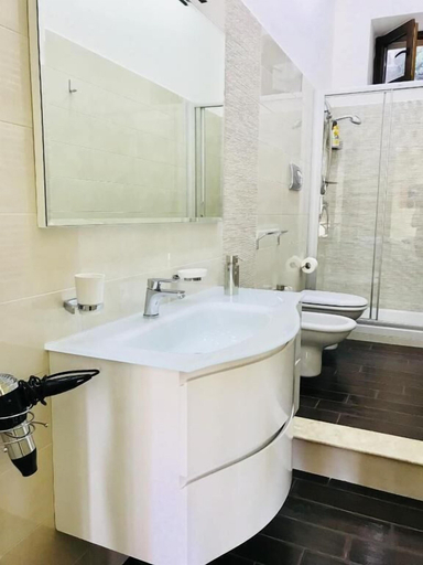 Bathroom 4, B&B Villa Roma, Enna
