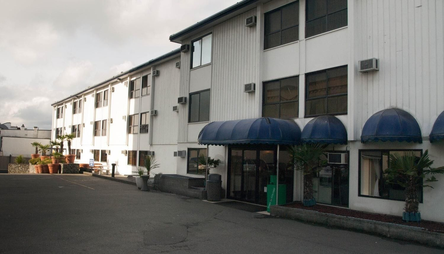 Exterior & Views 2, Island Travel Inn, Capital