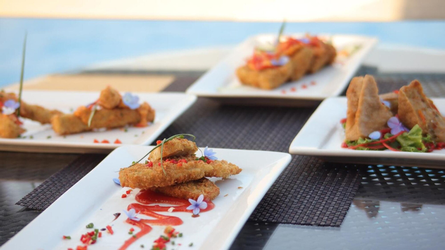 Food & Drinks 9