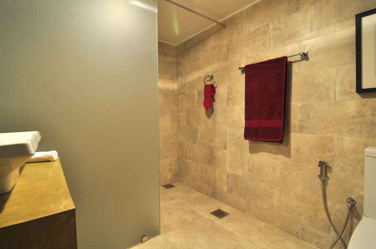 Bathroom 3, Villa LV29, Sri Jayawardanapura Kotte