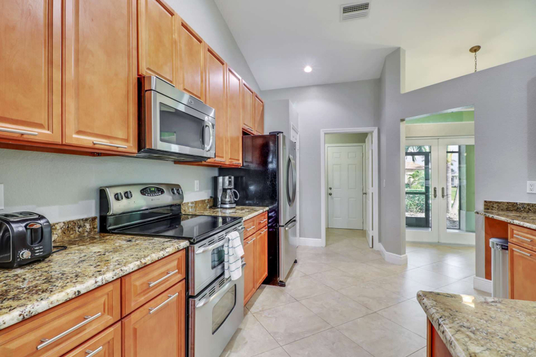 Others 4, 1506 SW 38th Street, Lee