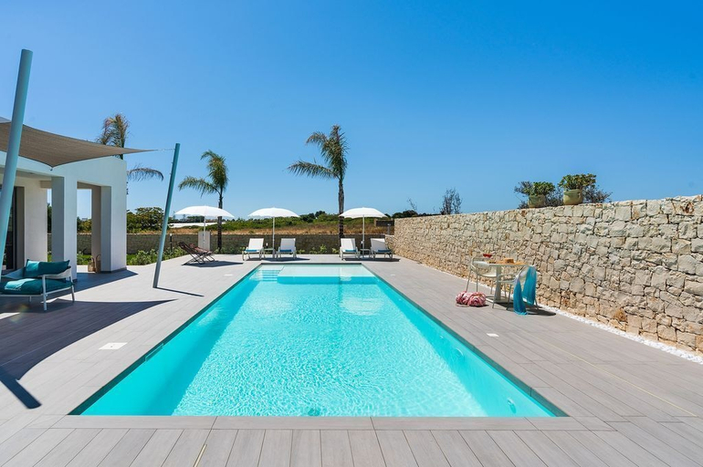 Outdoor pool 2, Villa Nica, Syracuse