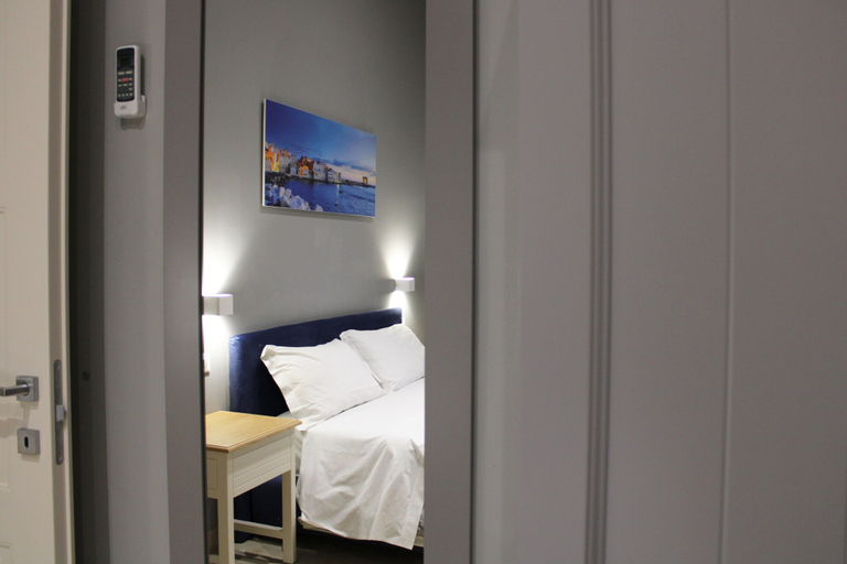 Bedroom 5, ZIBIBBO SUITES & ROOMS - Aparthotel in Centro Storico a Trapani, Trapani