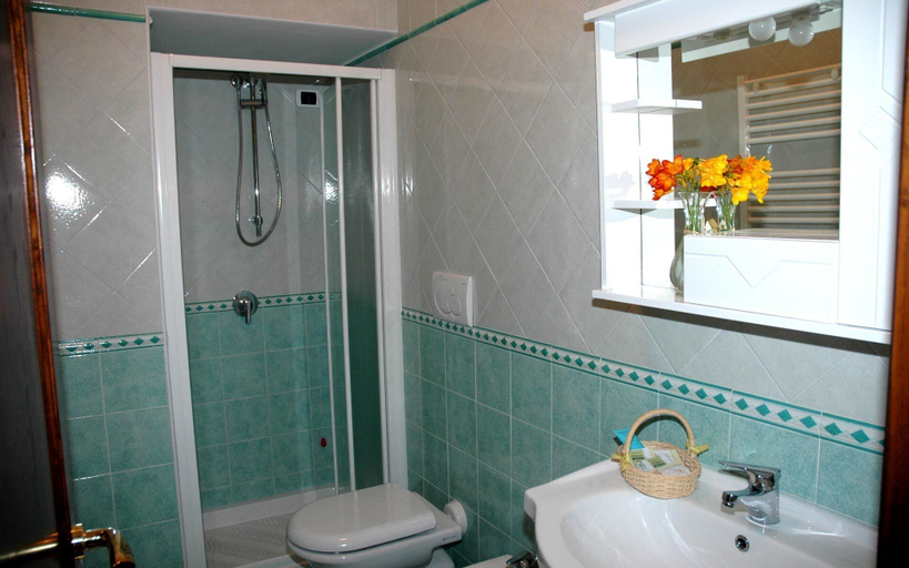 Bathroom 4, Il Rifugio del Poeta, Salerno