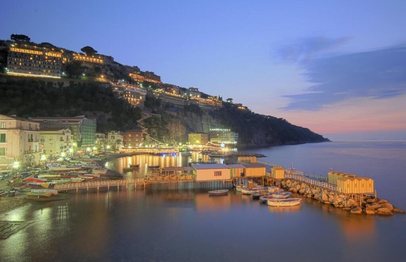 Exterior & Views 2, Sorrento Colors&Suites, Napoli