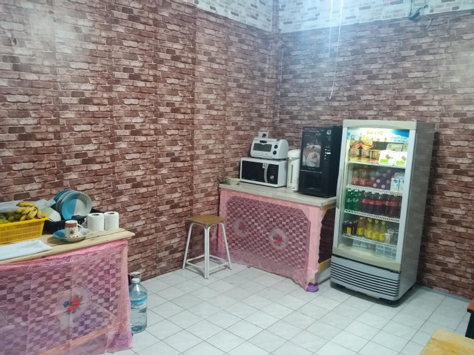Food & Drinks 13