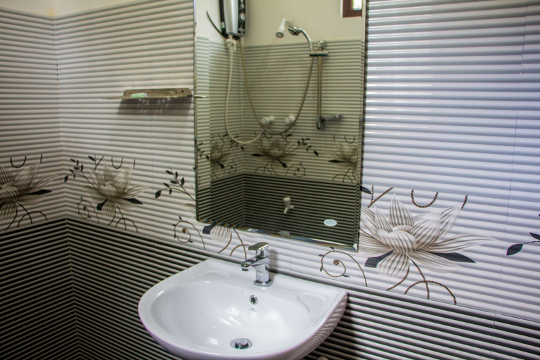 Bathroom 3, Adventure Base Camp, Yatiyanthota