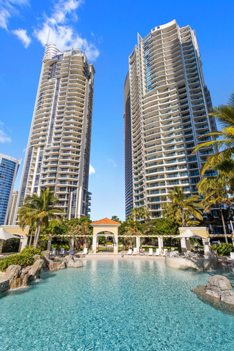 Holiday Holiday Chevron Renaissance, Gold Coast