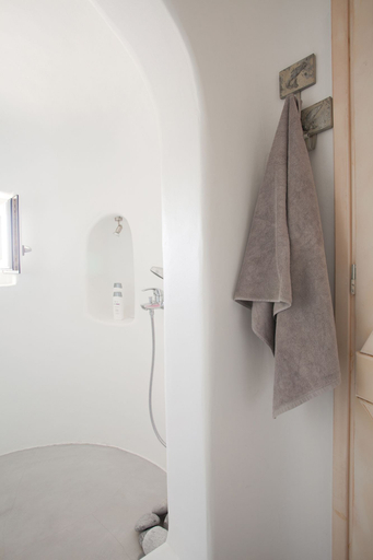 Bathroom shower, Villa Sandstone, South Aegean