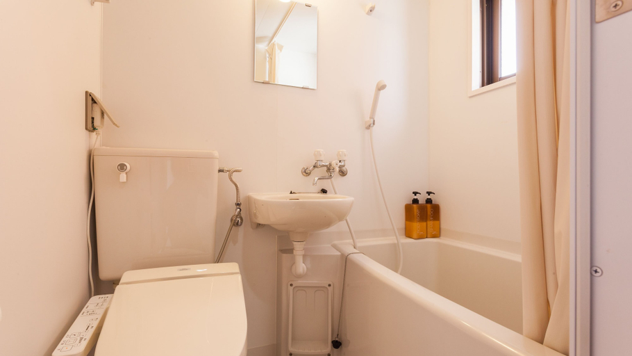 Bathroom 4, Motobu Ikoi no Yado Yamachan, Motobu
