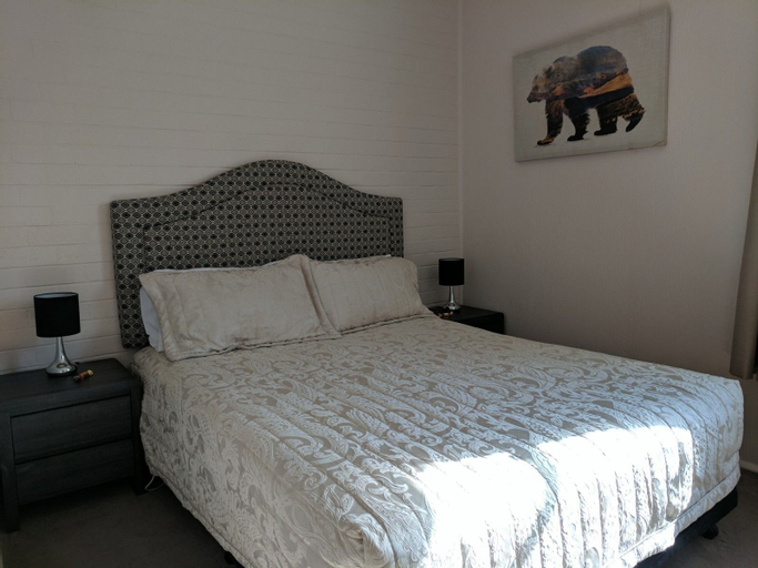 Lake Bolac Motel, Ararat