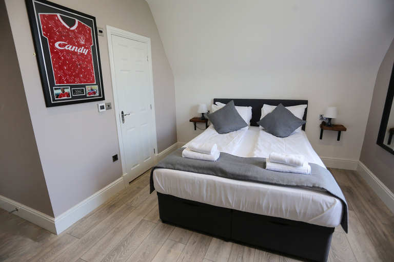 Bedroom 3, Hotel Tia, Sefton
