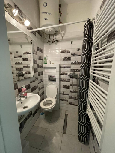 Bathroom 5, Airport Apartments, Belgrade
