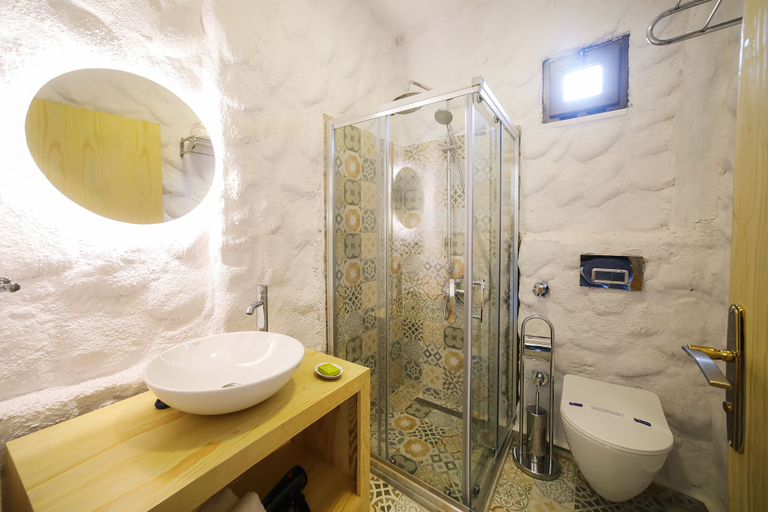 Bathroom 5, Huzurla Otel, Urla