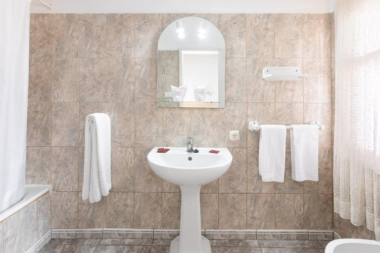 Bathroom 5, Hotel Maga, Santa Cruz de Tenerife
