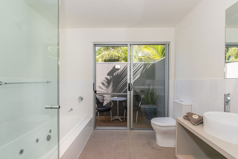 Bathroom 5, Marion Holiday Park, Adelaide