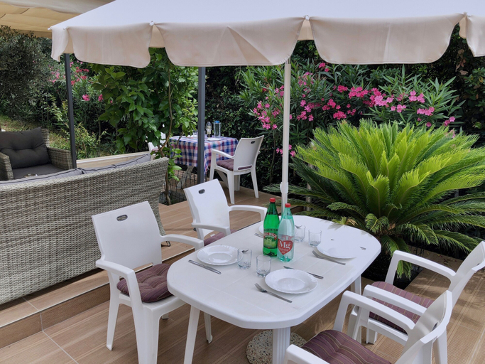 Food & Drinks 4, Axenia Hotel