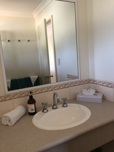 Bathroom 3, Pelican's Nest, Northampton