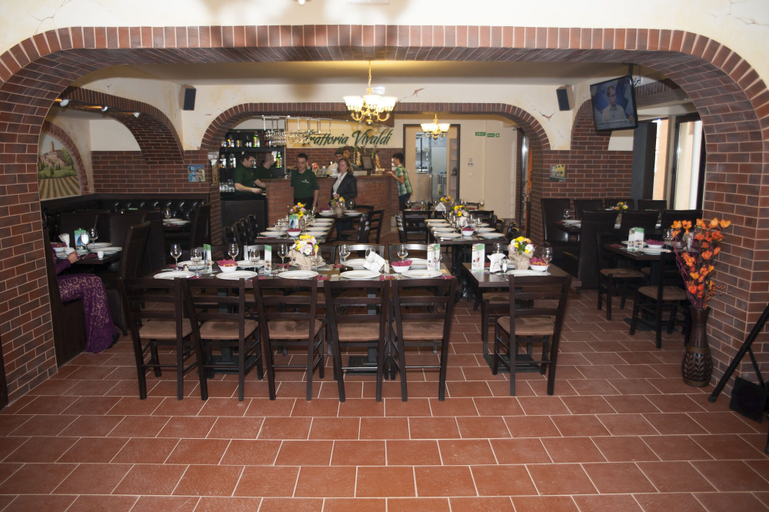 Food & Drinks 5, West Plaza Hotel, Municipiul Bucuresti