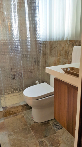 Bathroom 3, The Peak Tower in heart of Makati CBD, Makati City