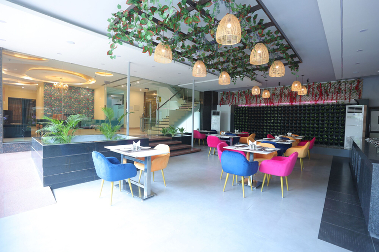 Food & Drinks 4, Hotel Windsor Heights ( All Rooms with Air Purifier), Gurgaon