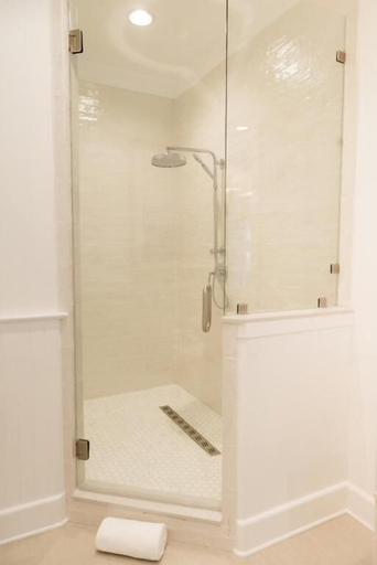 Bathroom 4, Oyster Bay Boutique Hotel, Escambia