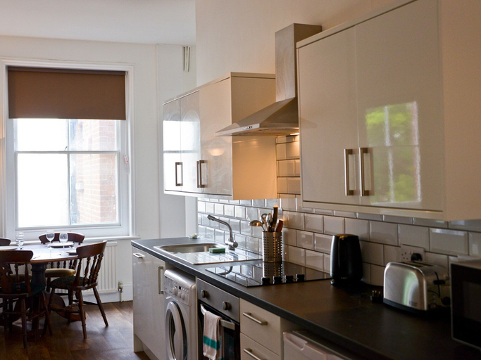 Others 5, Corner House Apartment, West Sussex