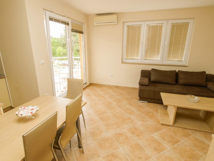 Others 5, Villa Bondi, Makarska