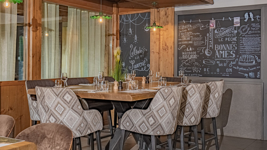 Food & Drinks 5, La Maison Rouge, Savoie
