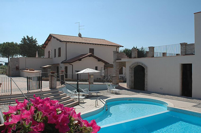 Borgo Valmarina, Grosseto