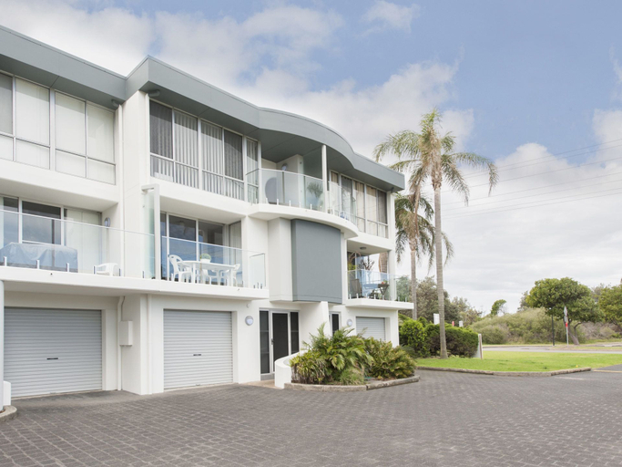 Exterior & Views 2, 9 Cirrus at Fingal Bay, Port Stephens