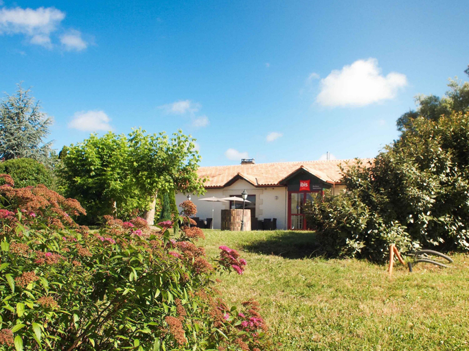 Exterior & Views 2, Ibis Saint Emilion, Gironde