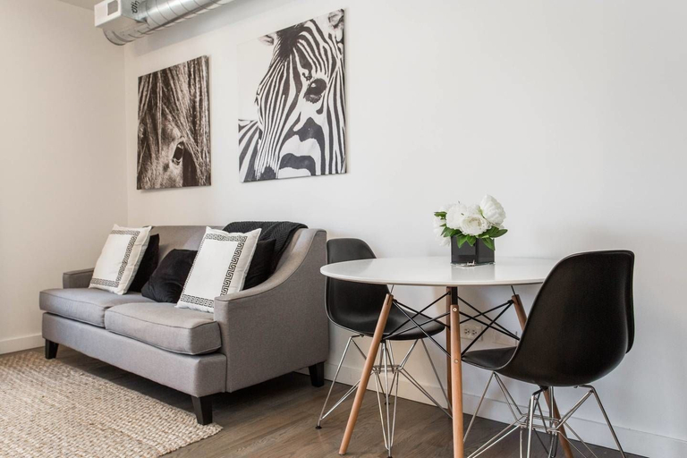 Others 4, Black Walnut - Modern 1 BDR in Downtown, Cook