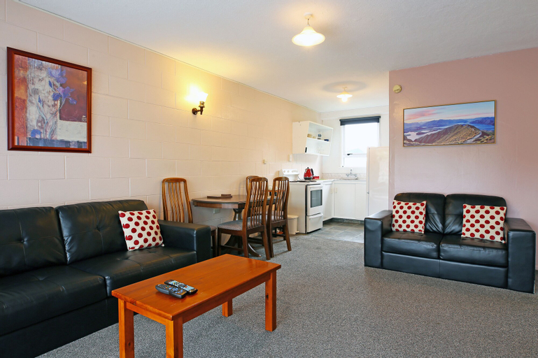 Others 5, 289 Midway Motel, Waitaki