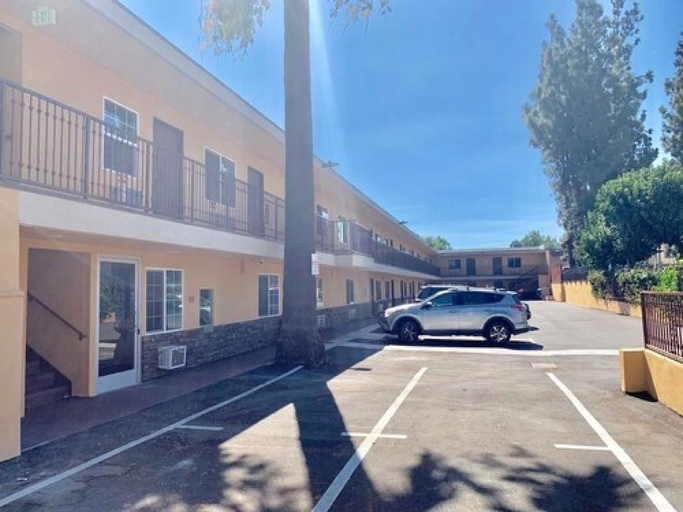 Others 5, Garey Motel, Los Angeles