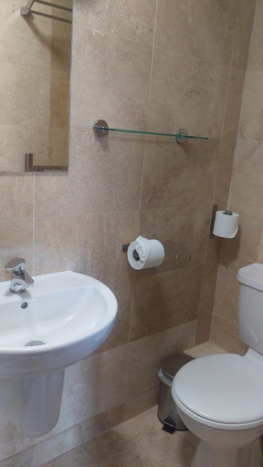 Bathroom 4, Cambridge House, Edinburgh