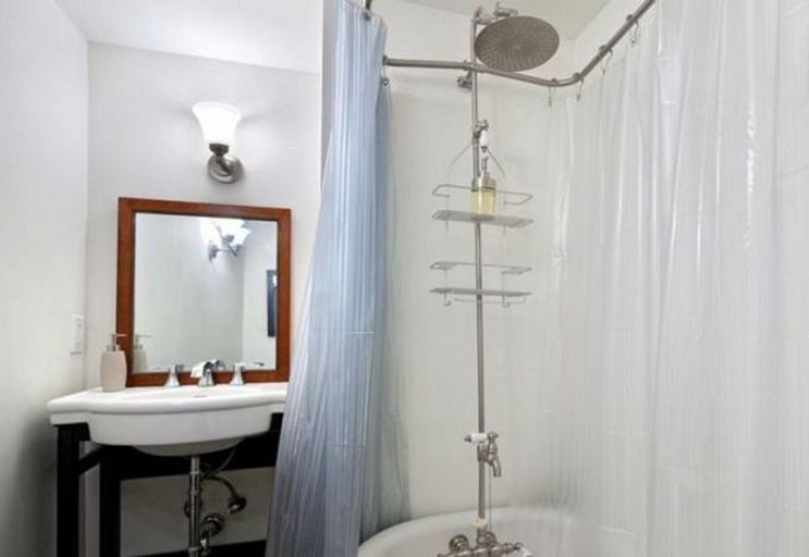 Bathroom 5, Pizo Lodge, Kabwe