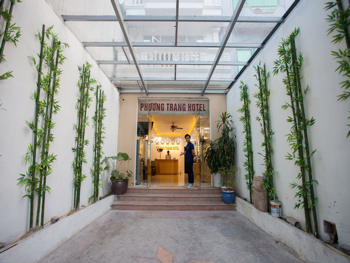 Phuong Trang Hotel Hanoi, Long Biên
