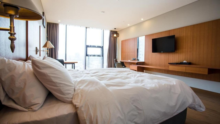 Bedroom 4, J Square Hotel, Jinju