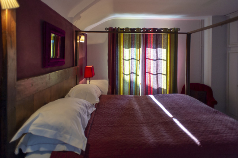 Bedroom 5, Les Deux Abbesses en Vert, Dordogne