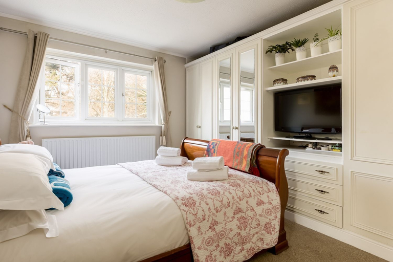 Bedroom 2, Water Hop, Poole