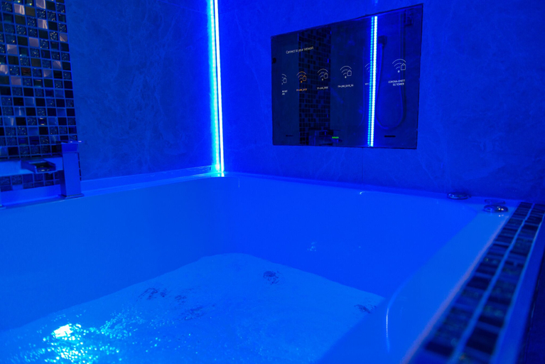 Sport & Beauty 5, Velmora Suites, Kirklees