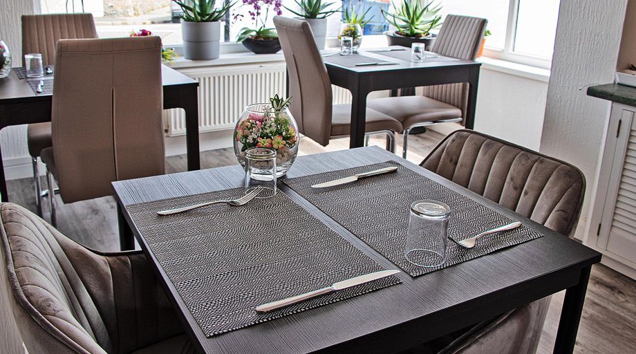 Food & Drinks 5, Orient B&B, Gwynedd