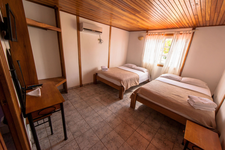 Bedroom 3, Hotel Posada Los Delfines, Bocas del Toro