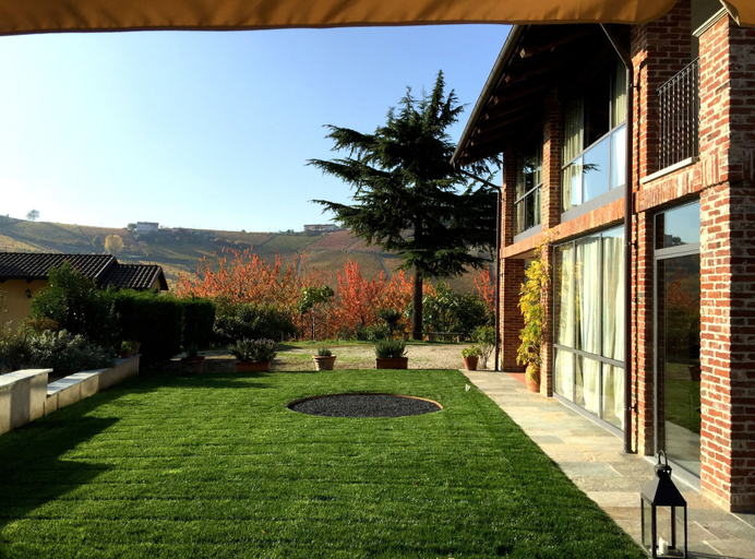 Others 4, MiaClara Relais, Cuneo
